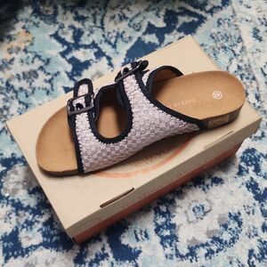 bernie mev. Black and Cream Sandals